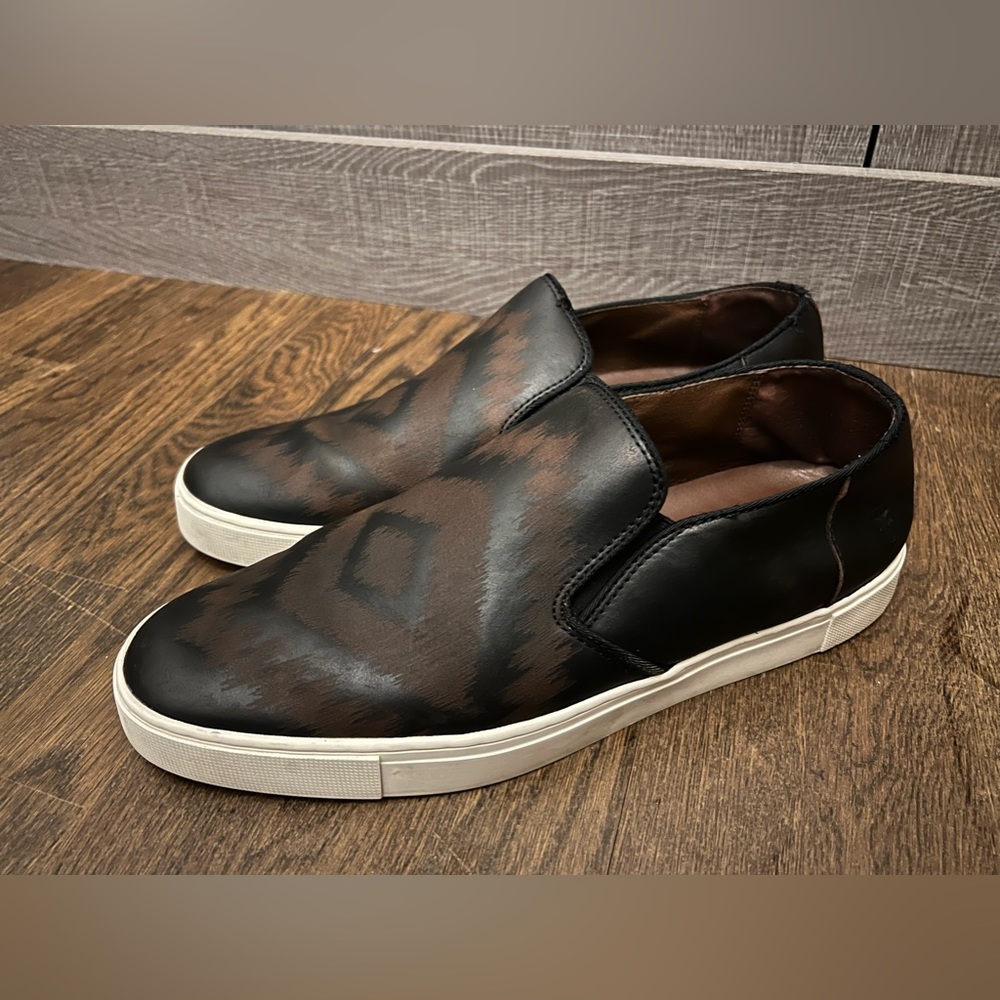 Fyre Men’s Gabe Laser Leather Slip On Sneakers size 11.5